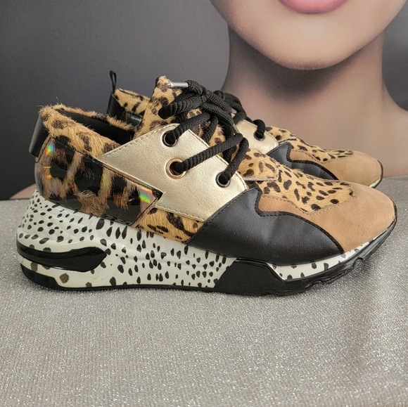 Steve Madden Leopard Print Women's Sneakers Size 8 - Picture 1 of 4